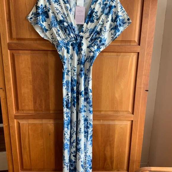Anthropologie BHLDN Label, Blue & White Floral Long Dress, size 0, side zip - Picture 4 of 4